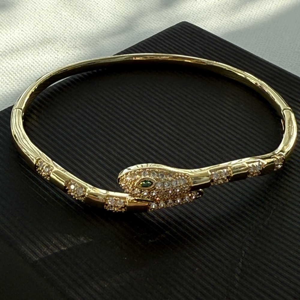Serpenti Gold Snake Bracelet - Picture 10 of 14
